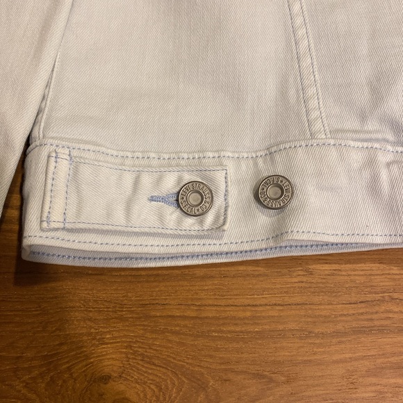Levi’s xl light blue denim jacket - Picture 6 of 7